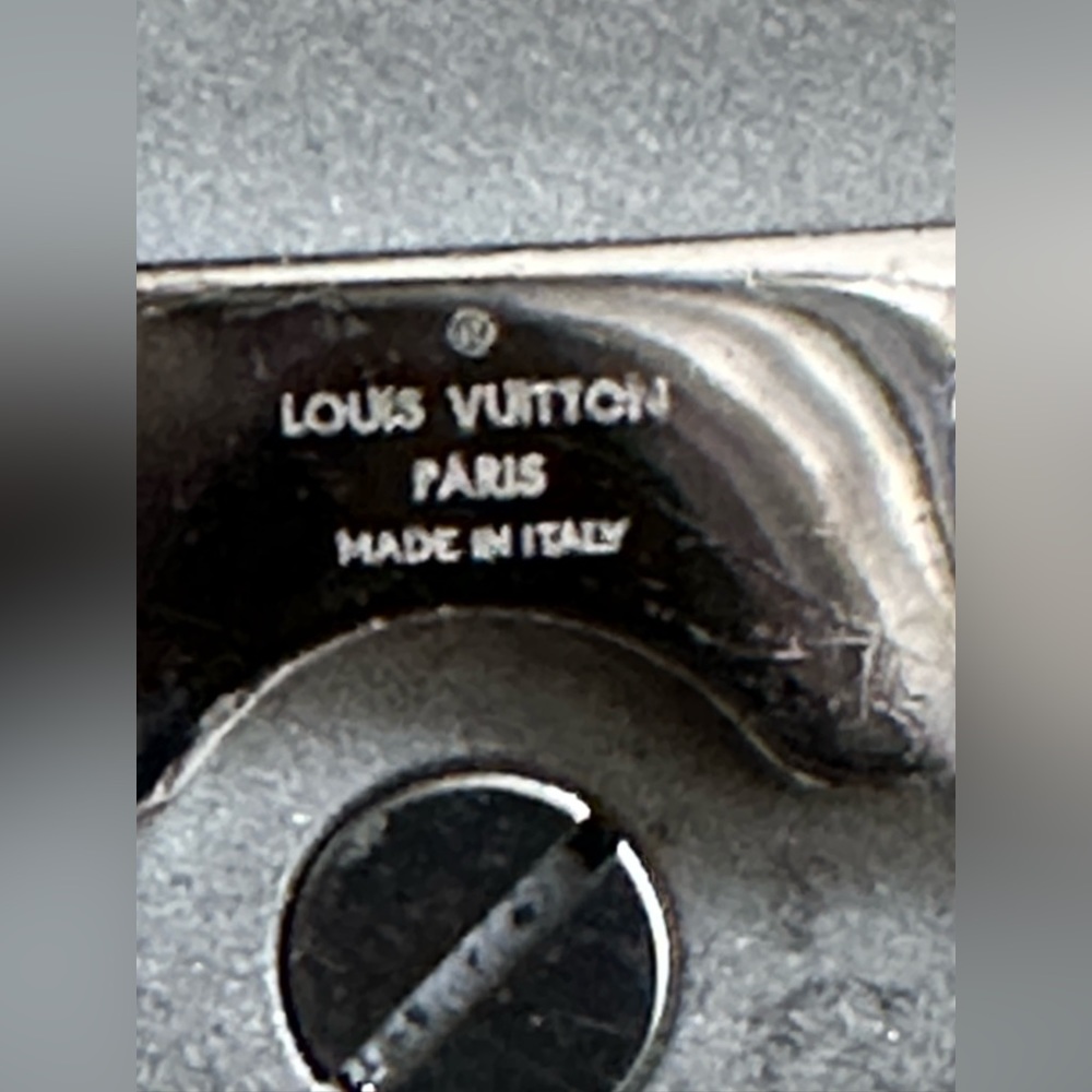 Louis Vuitton Direction Arrow Pin-Authentic - Picture 4 of 5